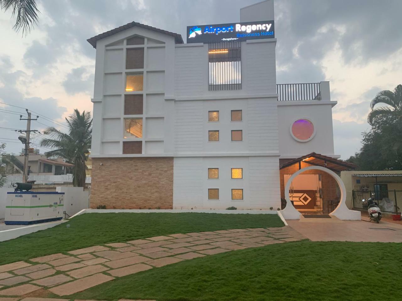 Hotel Airport Regency Devanahalli Esterno foto